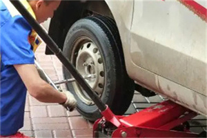 龙子湖附近拖车24小时服务热线电话