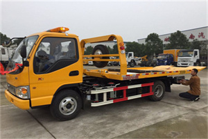 龙子湖哪里有拖车服务